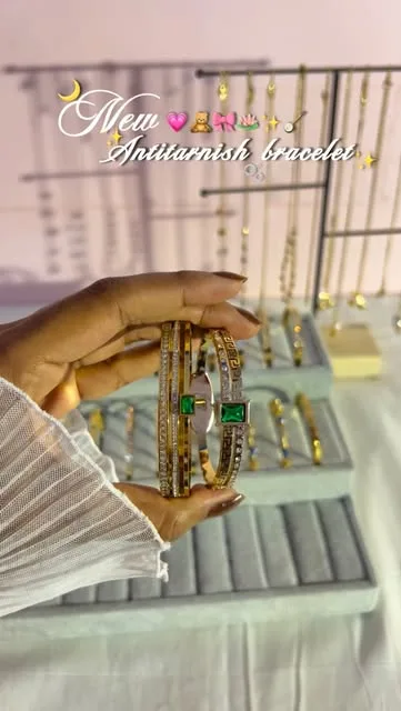 Anti-tarnish bracelet with green stones
